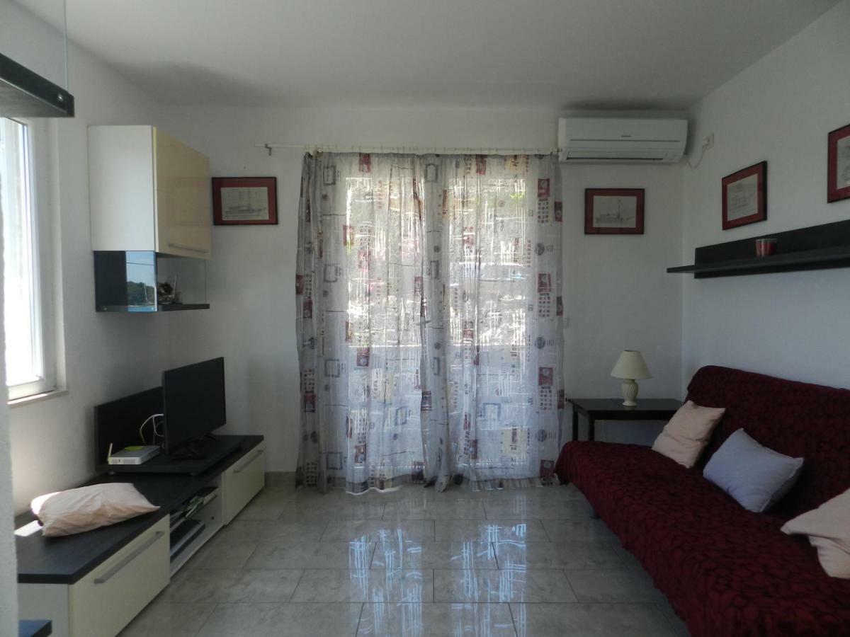 Apartment Eli Lumbarda Buitenkant foto